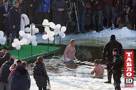 Черновецький оголився та змив свої гріхи (ФОТО, ВИДЕО)