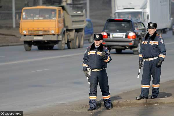 П'яний водій протаранив дві патрульні машини