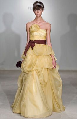 Найкрасивіші і модні весільні сукні 2009