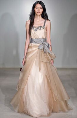 Найкрасивіші і модні весільні сукні 2009