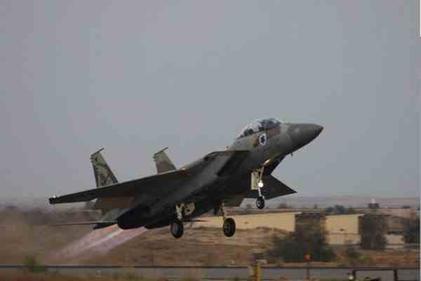 Ізраїль знову бомбардує сектор Газа