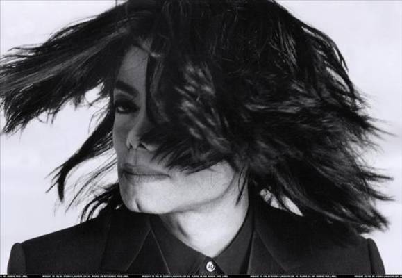 Майкл Джексон возвращается... а может, не надо?