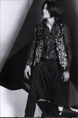 Майкл Джексон возвращается... а может, не надо?