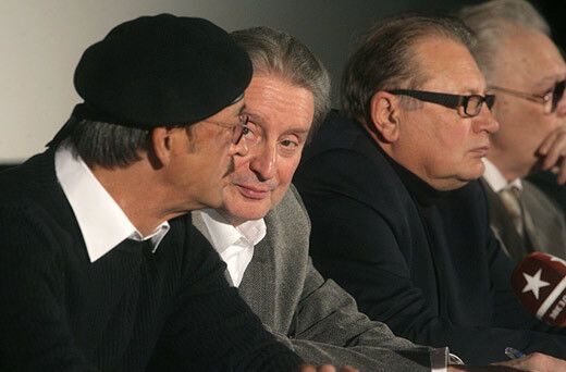 Постаревшие "мушкетеры" собрались порадоваться