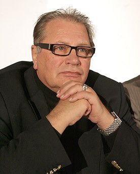 Постаревшие "мушкетеры" собрались порадоваться