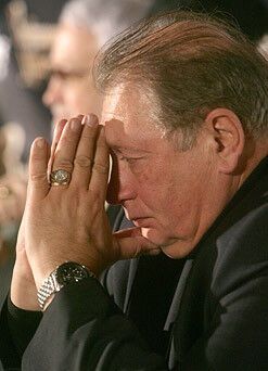 Постаревшие "мушкетеры" собрались порадоваться