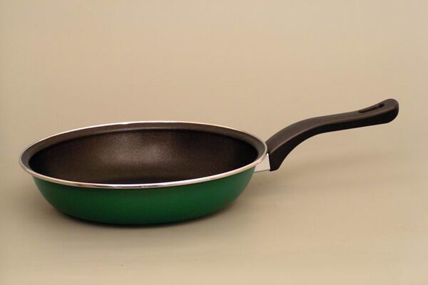 Антипригарная посуда грозит бесплодием