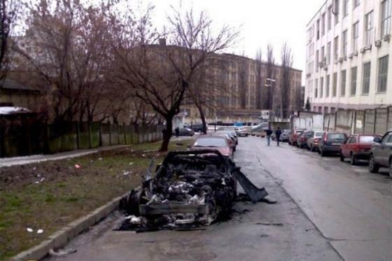 В Киеве сгорел дотла дорогой спорткар