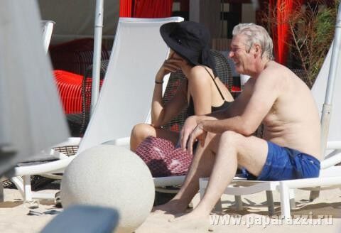 Ричарда Гира накрыло волной