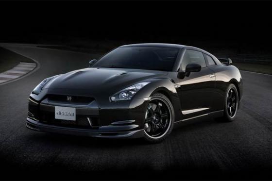 Nissan представил гоночную версию спорткара GT-R