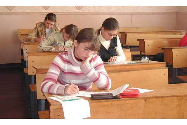 Проходити зовнішні тести зібралися 16 тисяч випускників