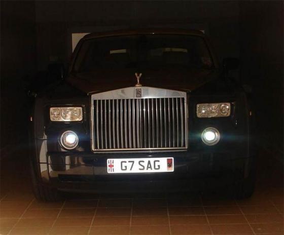 Лондон бесится с жиру! Золотой Rolls-Royce Phantom