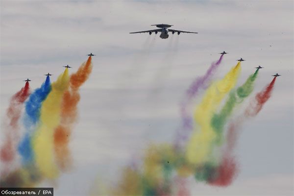 Китай показал военную мощь на праздничном параде (ФОТО)