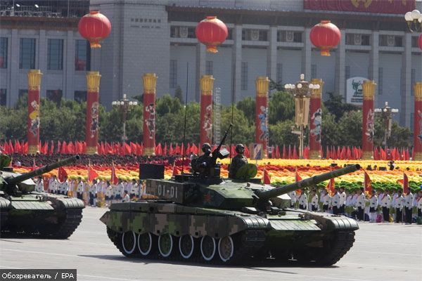 Китай показав військову міць на святковому параді (ФОТО)