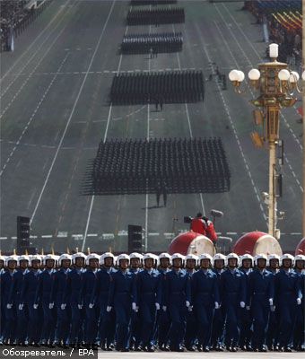 Китай показал военную мощь на праздничном параде (ФОТО)