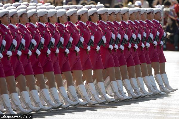 Китай показал военную мощь на праздничном параде (ФОТО)