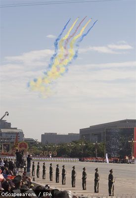 Китай показав військову міць на святковому параді (ФОТО)