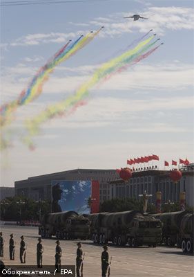 Китай показал военную мощь на праздничном параде (ФОТО)