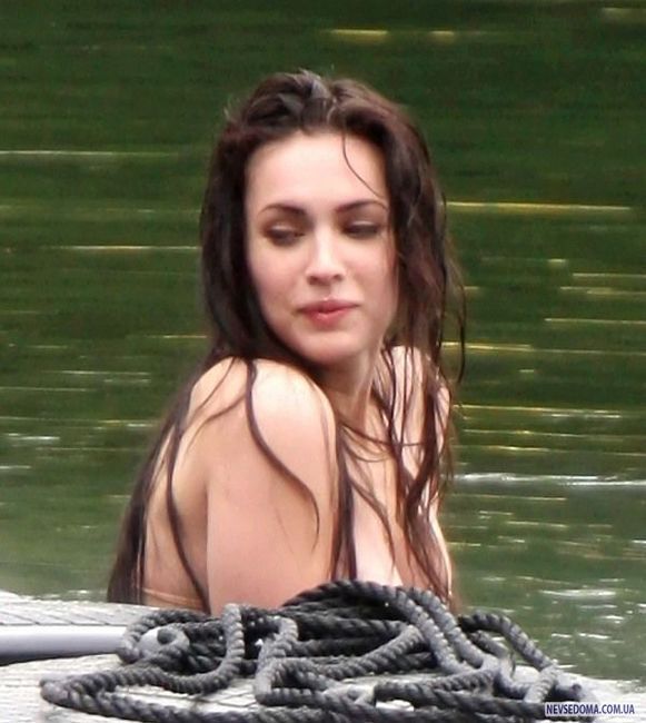 Меган Фокс оголила грудь в фильме «Тело Дженнифер»