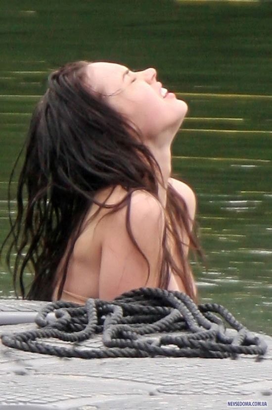 Меган Фокс оголила грудь в фильме «Тело Дженнифер»