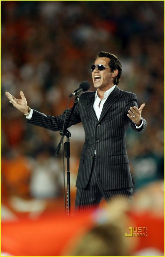 Дженнифер Лопес отжигала в мешковатых штанах