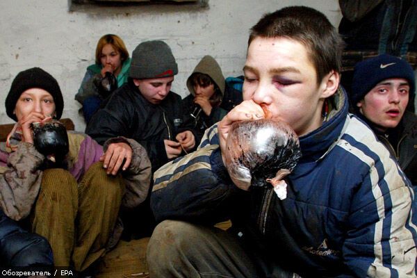 Підлітків в Україні стало менше на 10%