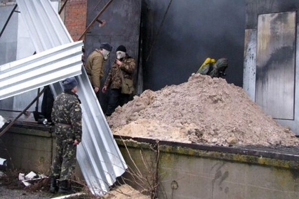 Під Джанкоєм горів склад отрутохімікатів (ОНОВЛЕНО)