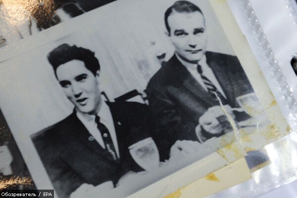 Рубашку Элвиса Пресли продали за $52 тыс.