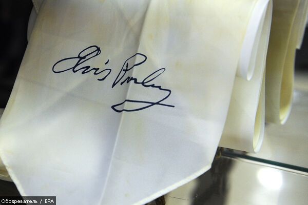 Рубашку Элвиса Пресли продали за $52 тыс.