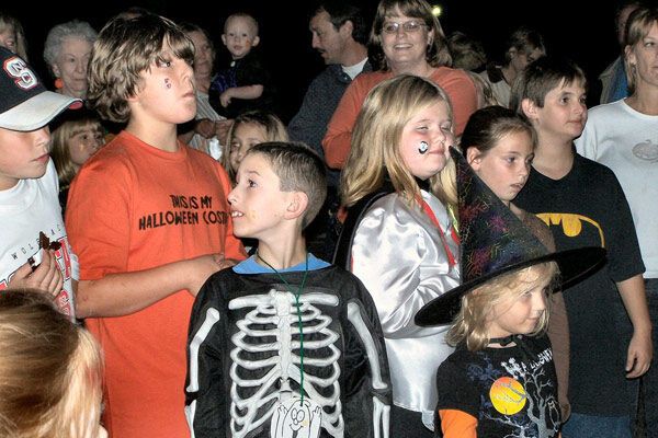 Появились карнавальные костюмы нелегальных иммигрантов