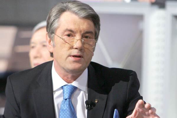 Ющенко" вставив" Тимошенко за російську мову