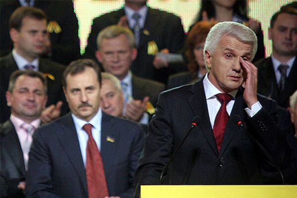 Литвин расплакался на съезде Народной партии (ФОТО)