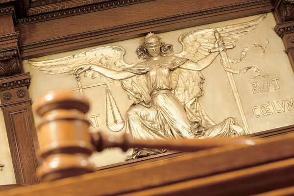 Черкасских судей заставили покинуть рабочие места