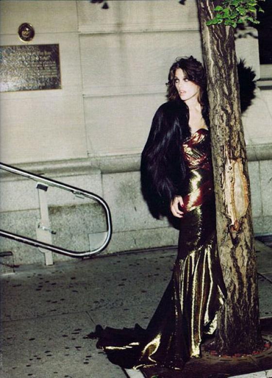 У Эшли Грин выпал бюст из декольте