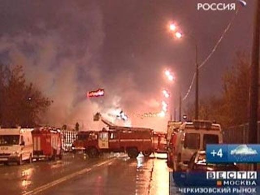 Закрытие не спасло "Черкизон" от пожара (ФОТО)
