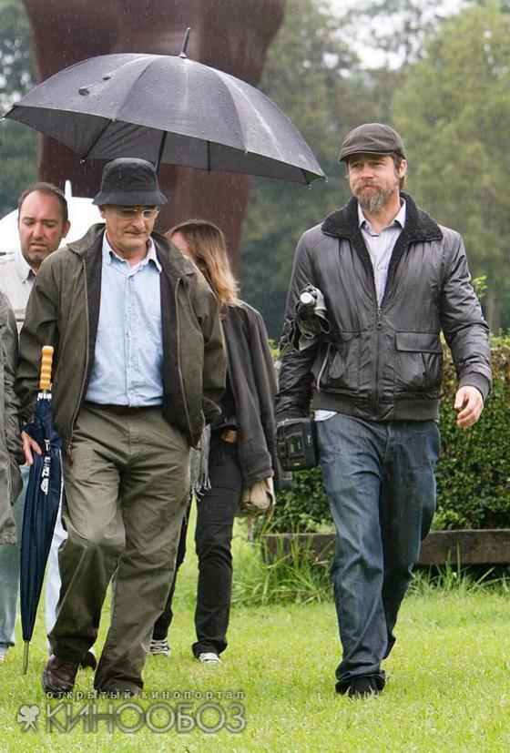 Дикая  растительность на лице Брэда Питта