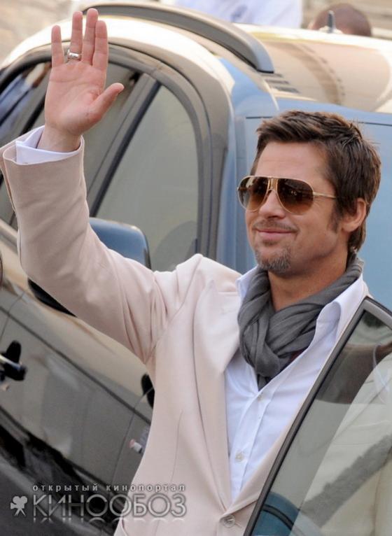 Дикая  растительность на лице Брэда Питта