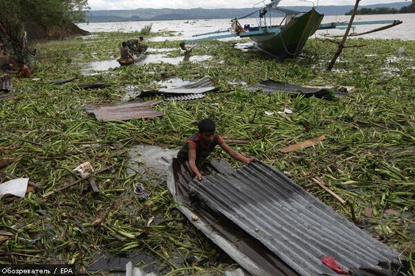 Сильний тайфун обрушився на Філіппіни, є жертви (ФОТО)