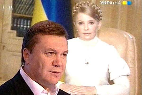 Янукович вимагає від Тимошенко пропустити його вперед