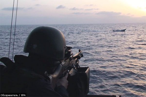 Сомалийские пираты по ошибке напали на корабль ВМС Франции