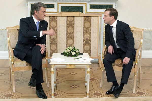 Ющенко поставил ультиматум Медведеву