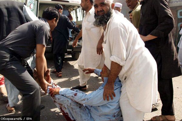 Крупный теракт в Пакистане: более 40 погибших (ФОТО)