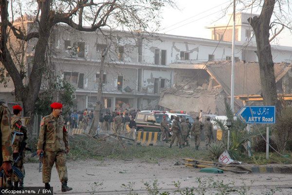 Мощный взрыв прогремел в Пешаваре у здания службы разведки