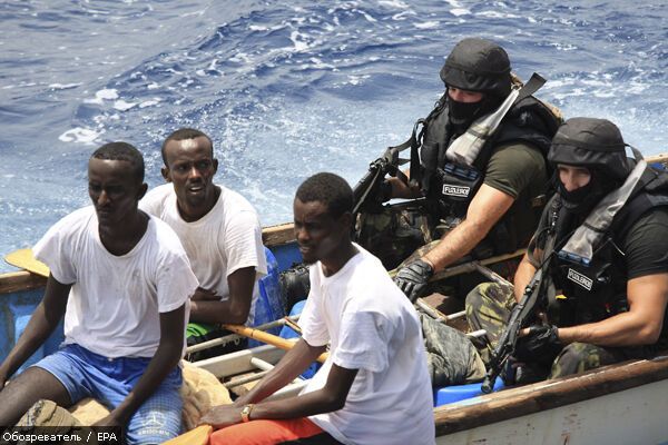 Порошенко поїде в Конго рятувати моряків