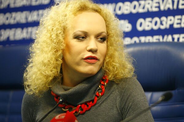 Монро считает, что главное для женщины-вымыть голову