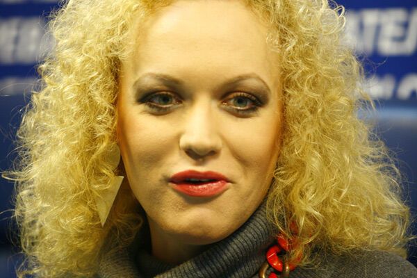 Монро считает, что главное для женщины-вымыть голову