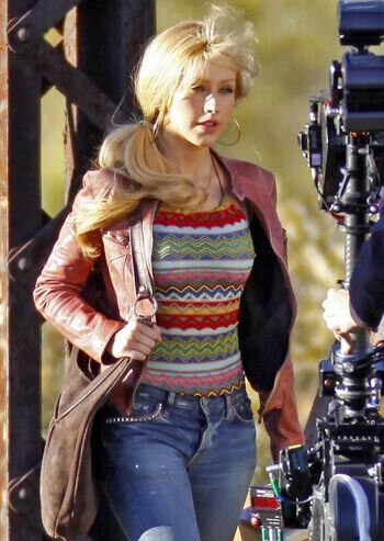 У Кристины Агилеры снова длинные волосы (фото)