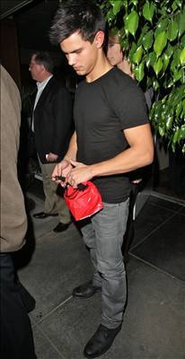 Тайна отношений Тэйлор Лотнер и Тэйлор Свифт