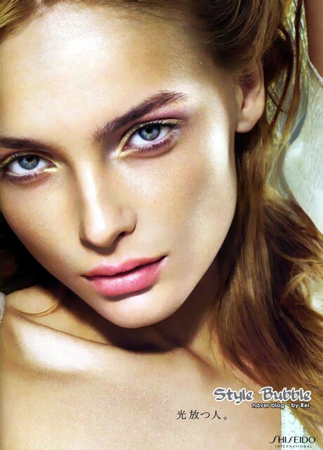 Топ-модель Снежана Онопко выходит замуж за главного коневода Украины