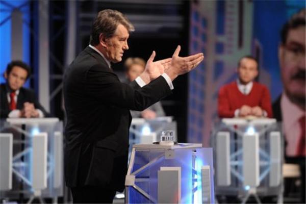 А кто я есть? Простой народный лидер...